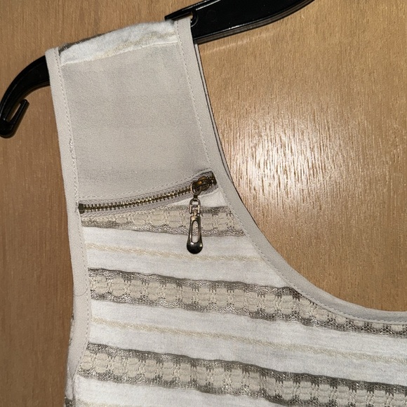 COCO & tashi tank - Picture 2 of 5